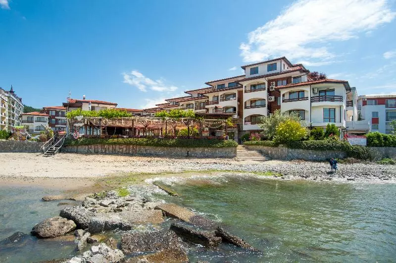 Robinson Vip Apartments