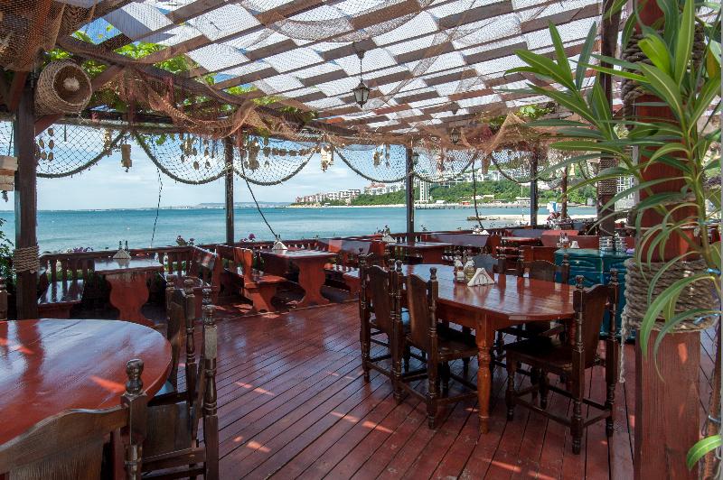 Robinson Vip Apartments