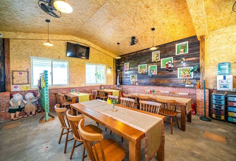 تختخواب و صبحانه Cat Sky Country Homestay