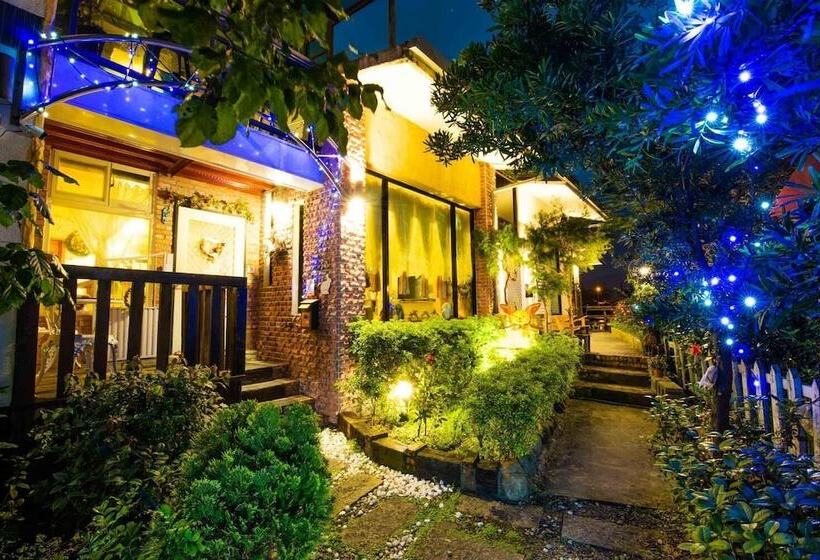 تختخواب و صبحانه Cat Sky Country Homestay