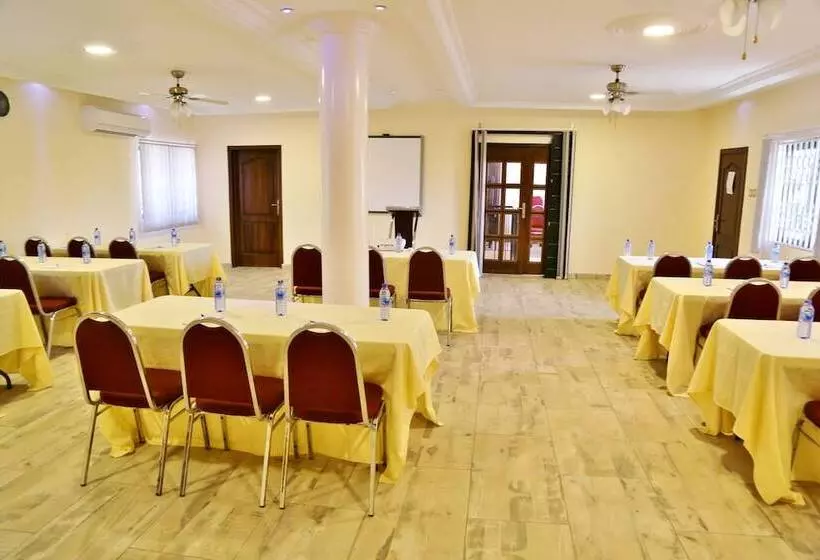 Eden Vale Hotel & Executive Training Cen