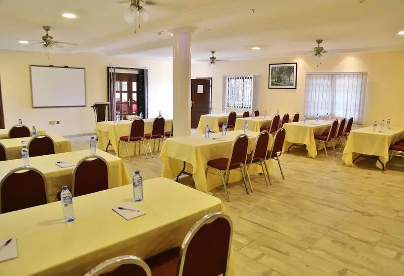 Eden Vale Hotel & Executive Training Cen