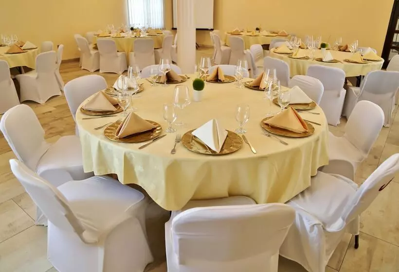 Eden Vale Hotel & Executive Training Cen