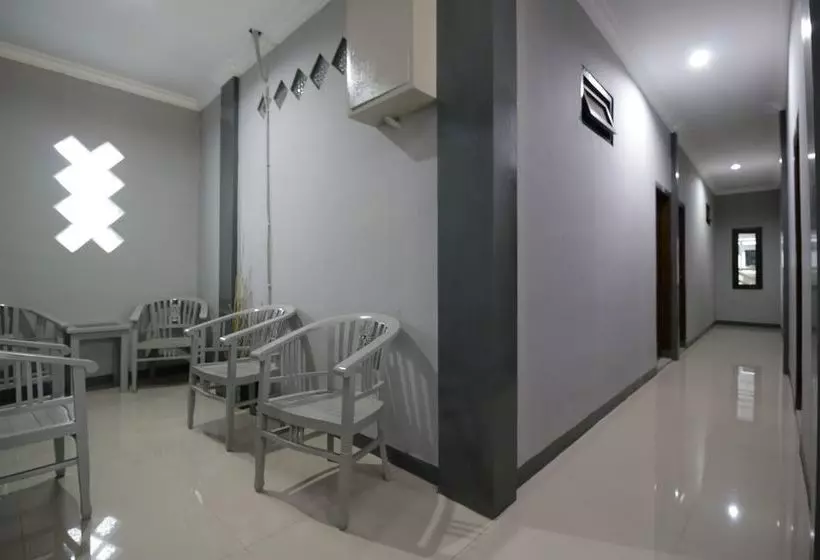 ホテル Airy Nagri Kaler Veteran Gang Seroja 235a Purwarkarta