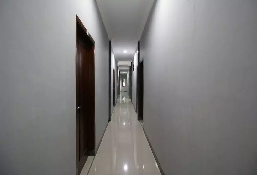 ホテル Airy Nagri Kaler Veteran Gang Seroja 235a Purwarkarta