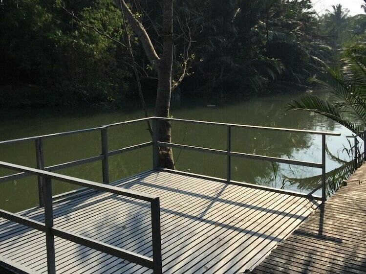 Hotel Baan Suan Hinghoy