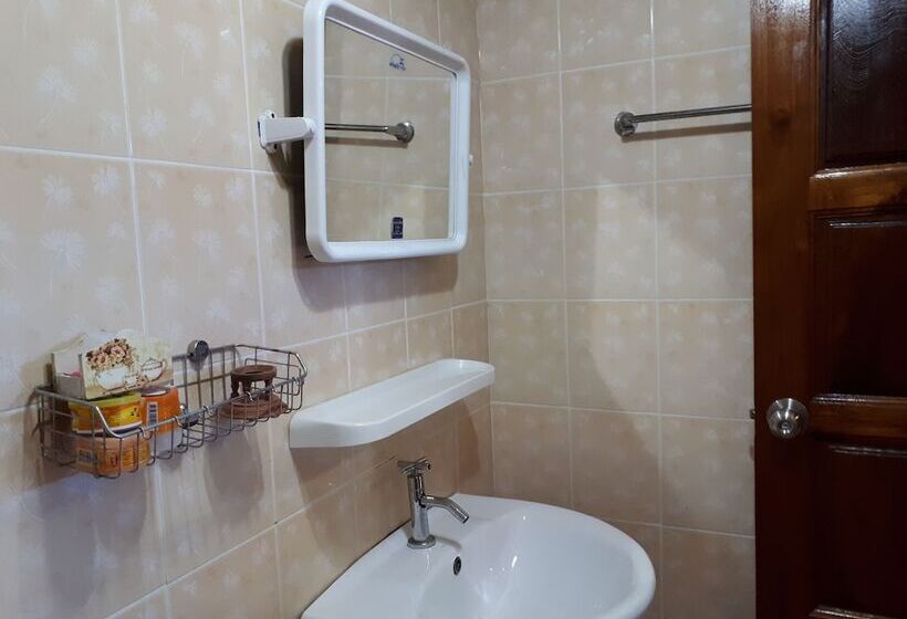 Hotel Baan Suan Hinghoy