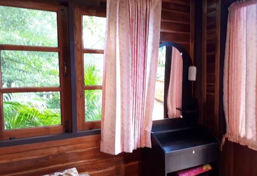 Hotel Baan Suan Hinghoy