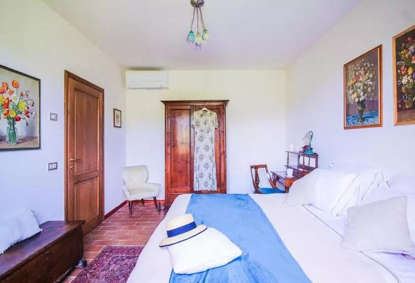 Hotelli Agriturismo Boschi Di Montecalvi