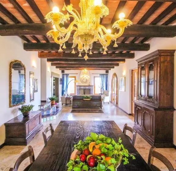 Hotelli Agriturismo Boschi Di Montecalvi