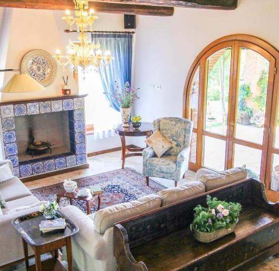 호텔 Agriturismo Boschi Di Montecalvi