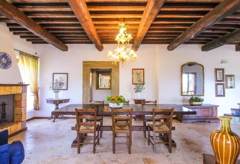 Hotelli Agriturismo Boschi Di Montecalvi