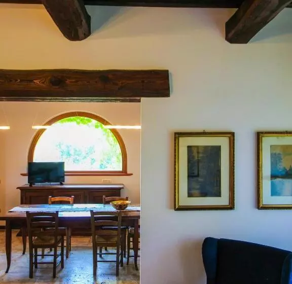 Hotelli Agriturismo Boschi Di Montecalvi