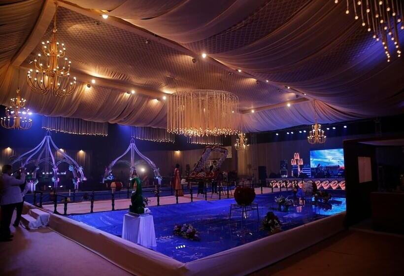 בית מלון כפרי M B Greens Clarks Inn