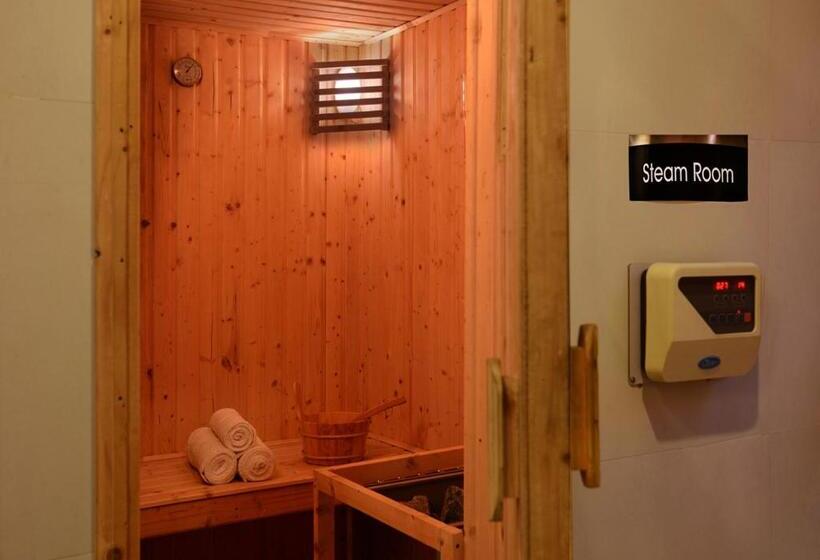 בית מלון כפרי M B Greens Clarks Inn