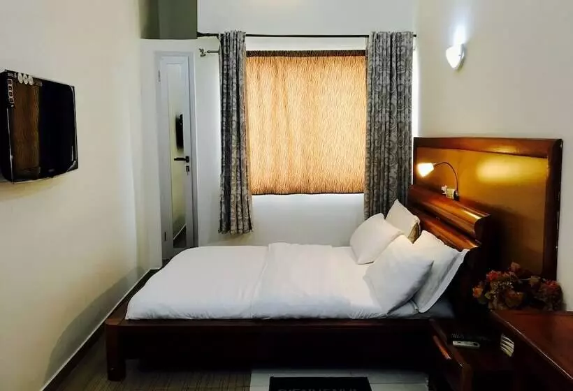 هتل Méditerranéen Hôtel