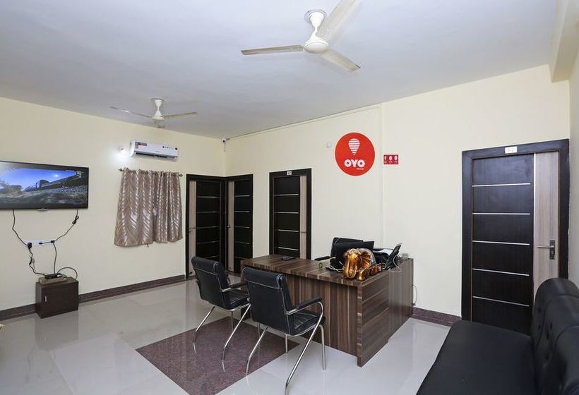 فندق Oyo 8858 The Corpz Inn