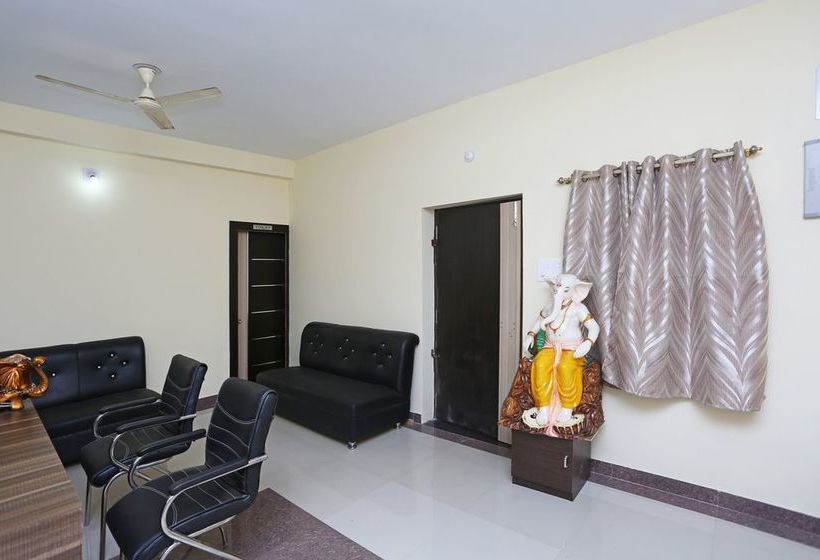 فندق Oyo 8858 The Corpz Inn