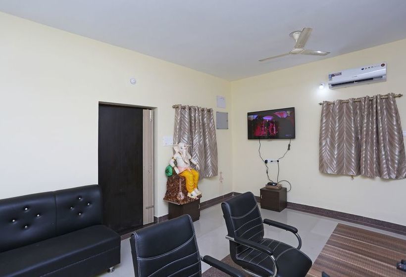 فندق Oyo 8858 The Corpz Inn