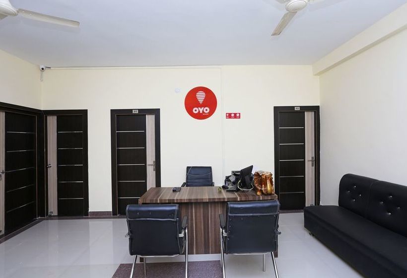 فندق Oyo 8858 The Corpz Inn