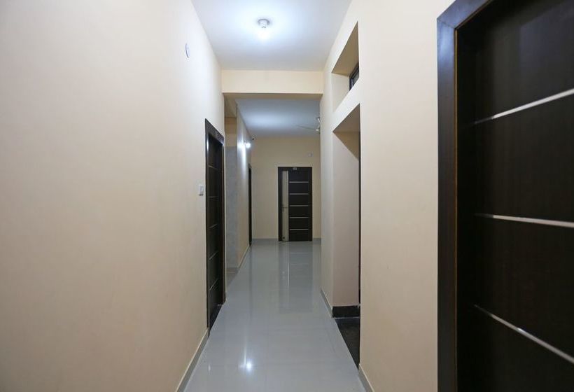 فندق Oyo 8858 The Corpz Inn