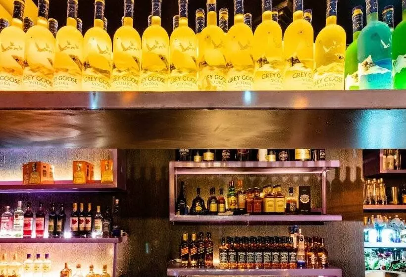 هتل Riviera Royal