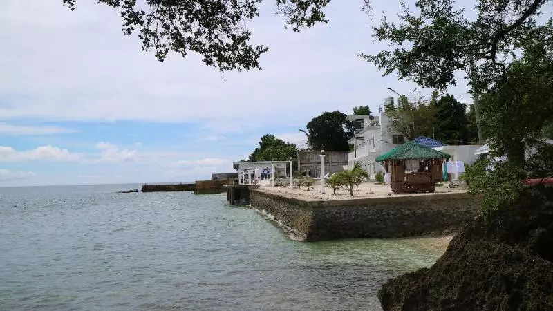 ホテル Seascape Beach Resort Oslob