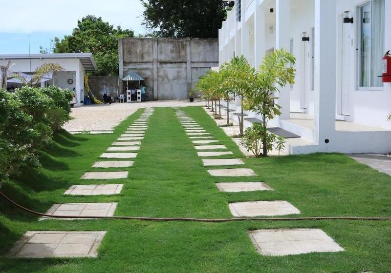 Hotel Seascape Beach Resort Oslob