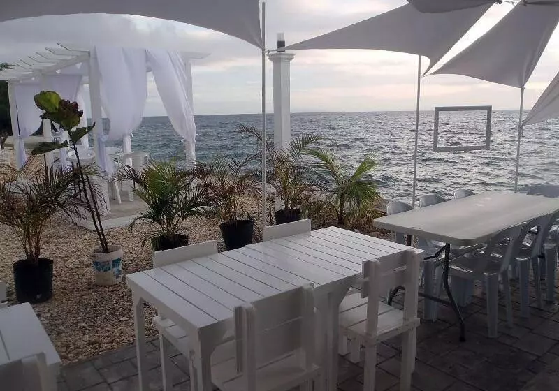 ホテル Seascape Beach Resort Oslob