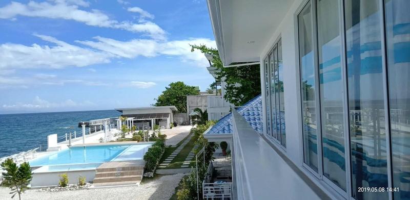 Hotel Seascape Beach Resort Oslob