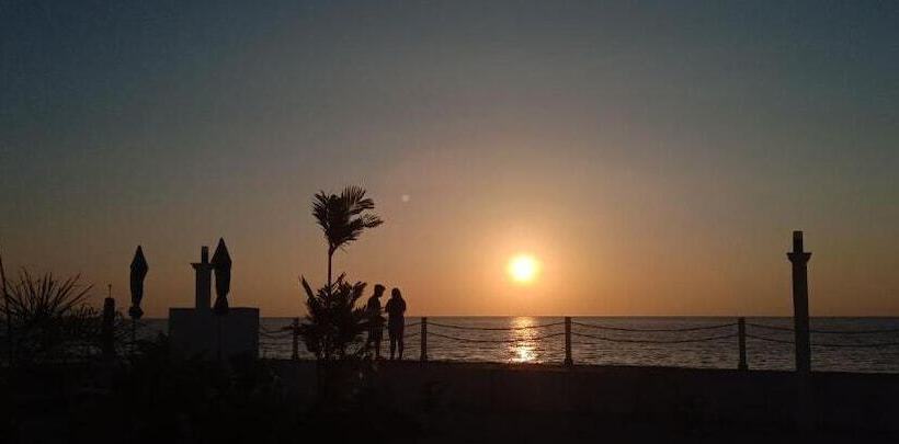 Hotel Seascape Beach Resort Oslob