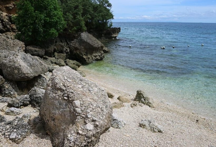 Hotel Seascape Beach Resort Oslob