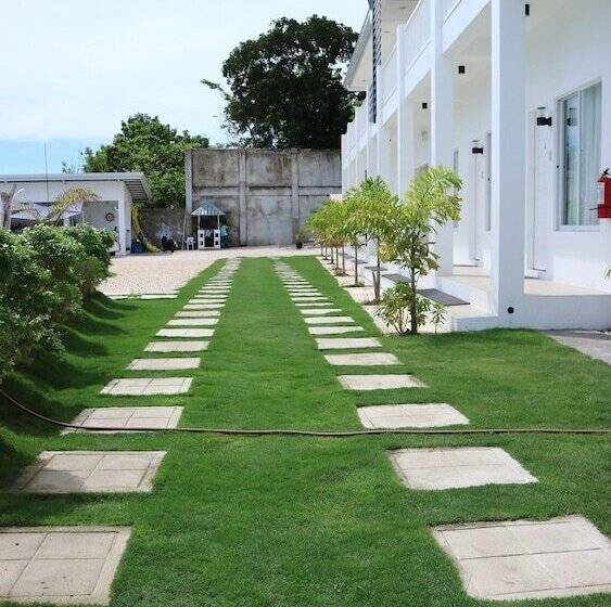 Hotel Seascape Beach Resort Oslob