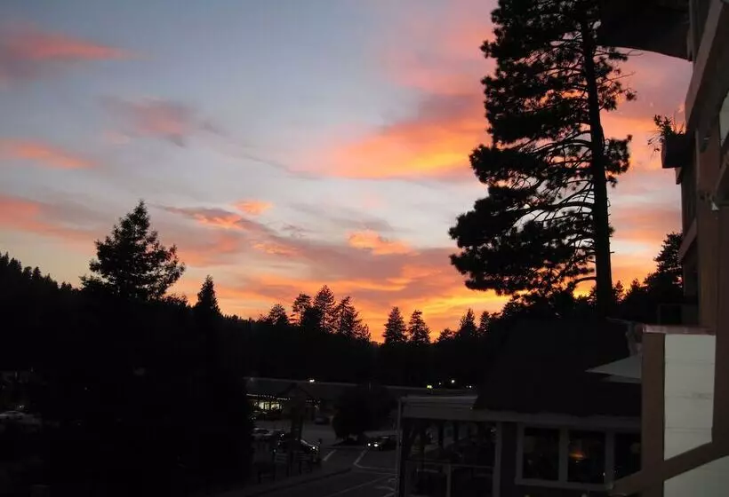 Hotelli The North Shore Inn