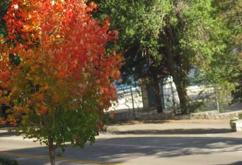 Hotelli The North Shore Inn