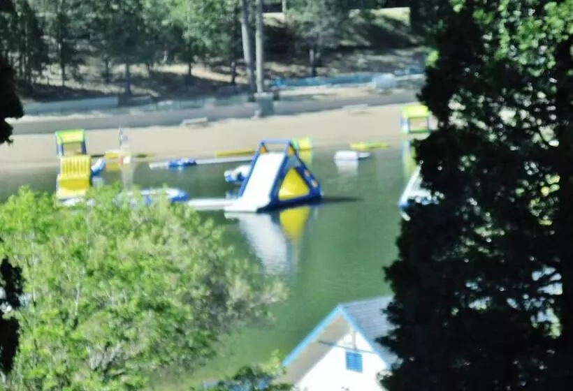 Hotelli The North Shore Inn