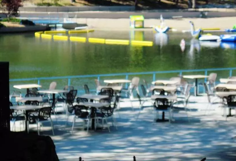 Hotelli The North Shore Inn