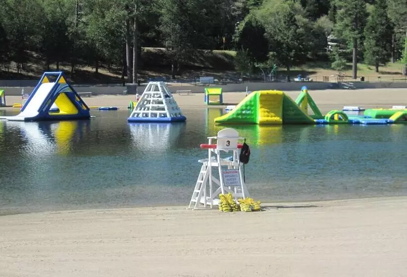 Hotelli The North Shore Inn