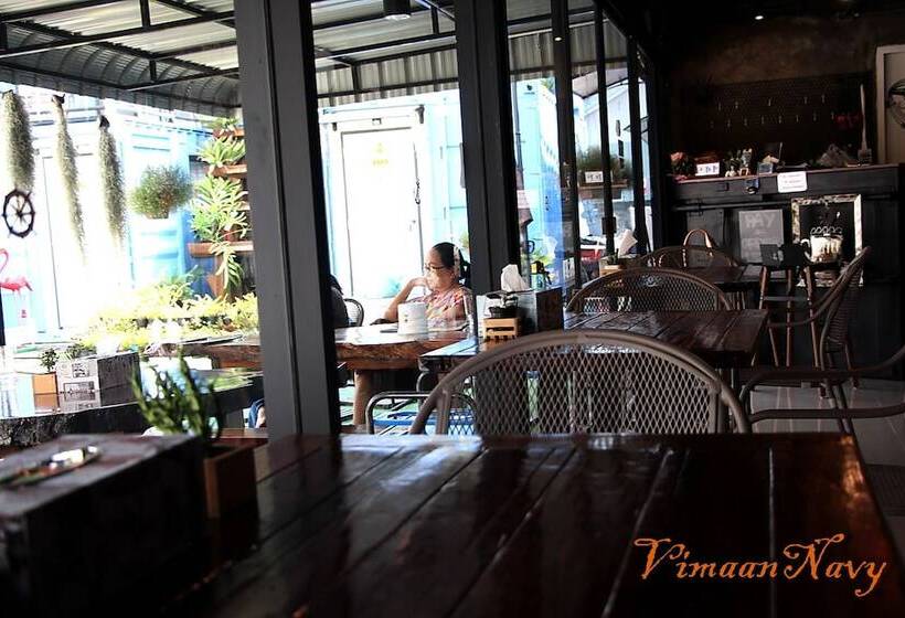 ホテル Vimaan Navy Resort