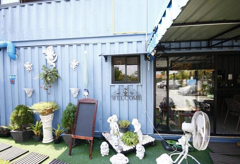 ホテル Vimaan Navy Resort