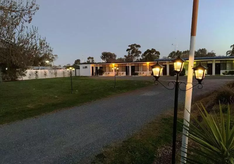 モーテル Gazebo Motor Inn   Strathmerton