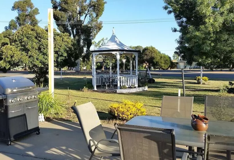 モーテル Gazebo Motor Inn   Strathmerton