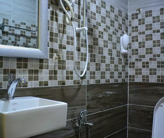 One 5 Residence Homestay