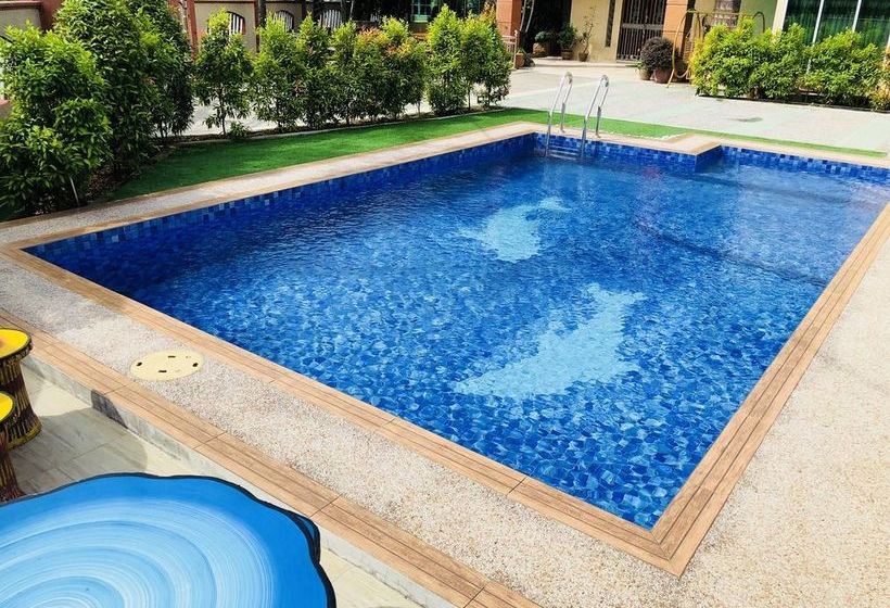 One 5 Residence Homestay