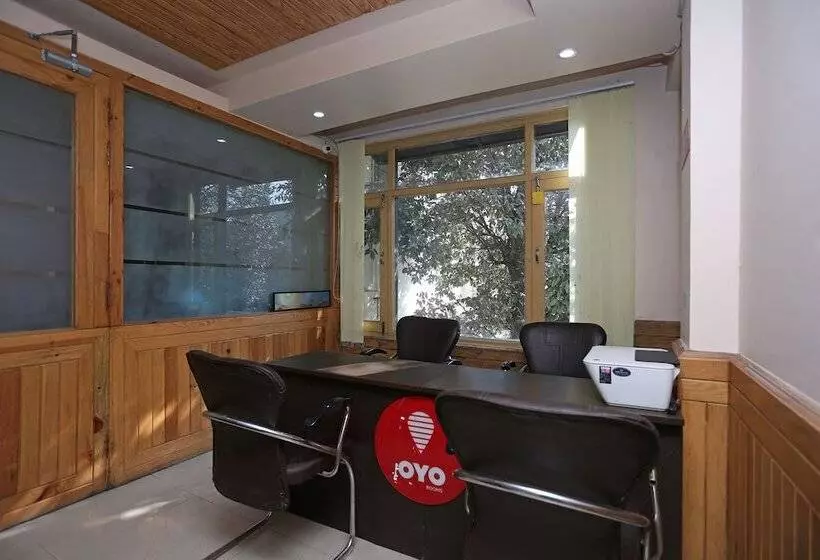 Oyo 10216 Hotel Uk Retreat