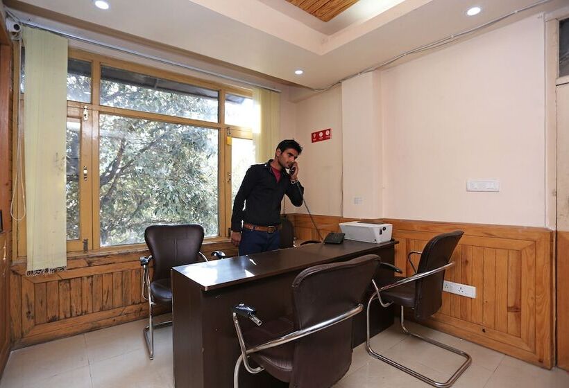 Oyo 10216 Hotel Uk Retreat