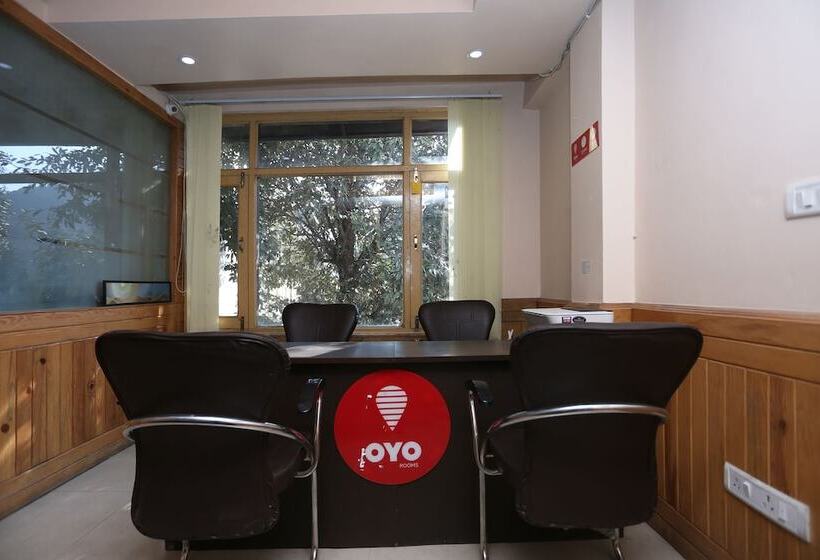 Oyo 10216 Hotel Uk Retreat