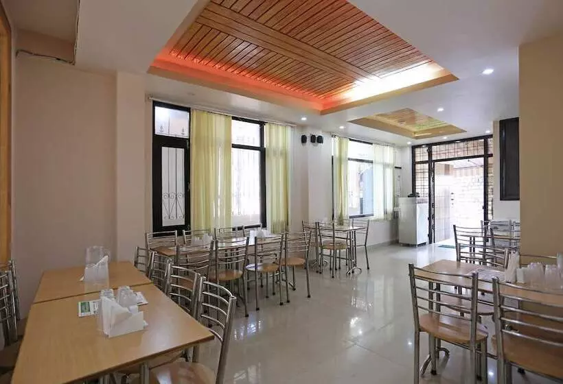 Oyo 10216 Hotel Uk Retreat