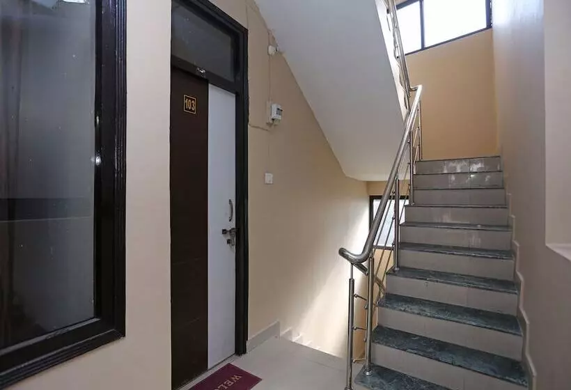 Oyo 10216 Hotel Uk Retreat
