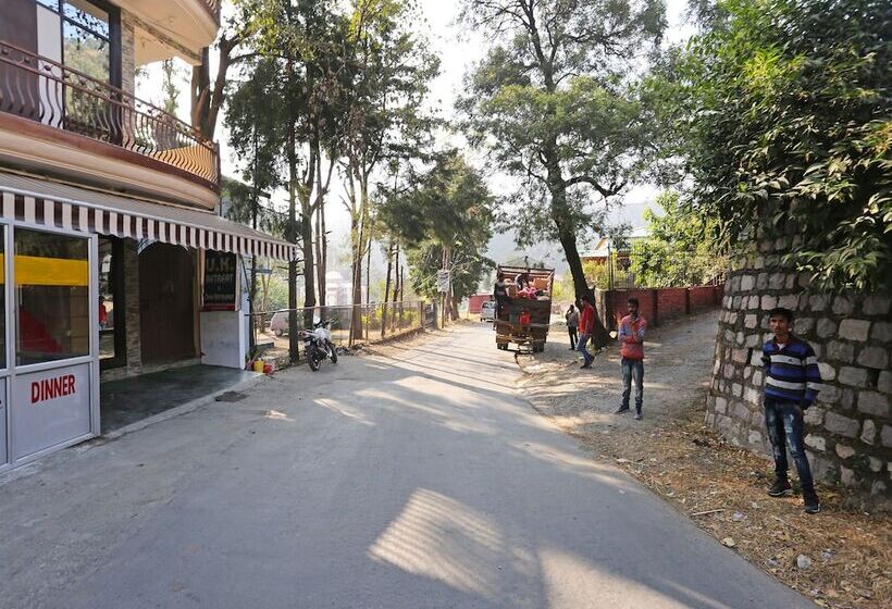 Oyo 10216 Hotel Uk Retreat